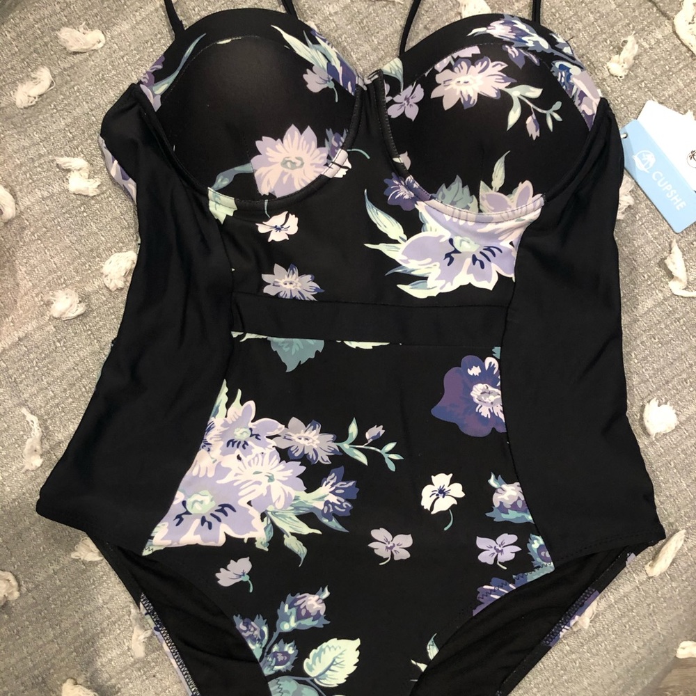 NWT Cupshe Swimsuit!